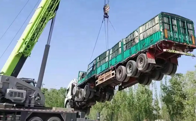 仙桃道路脱困救援案例